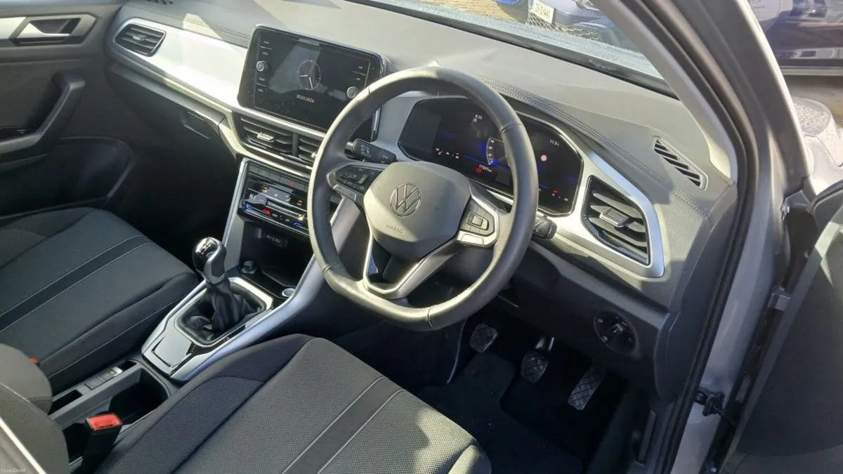 Volkswagen T-Roc EDITION 75 2.0TDI M6F 116HP **REA - Image 3