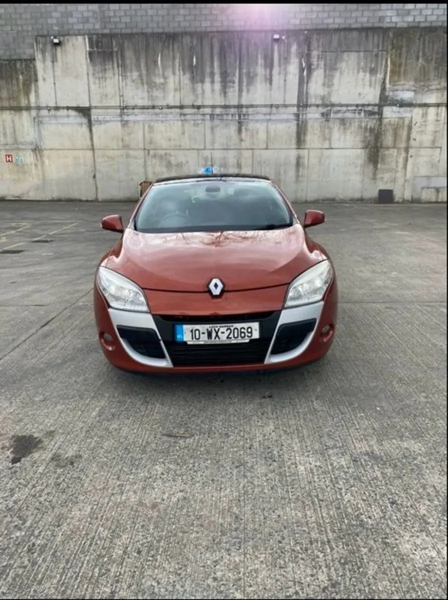 2010 Renault Megane - Image 2