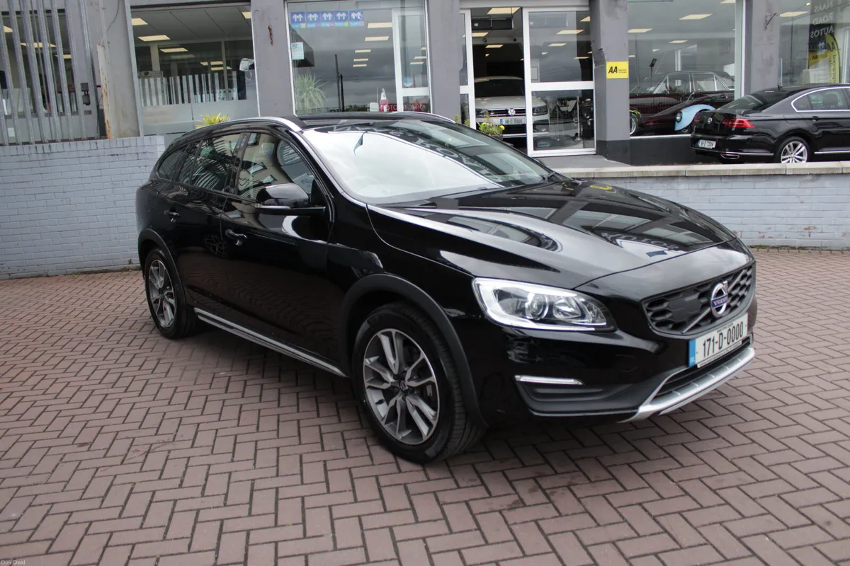 2017 VOLVO V60 T5 AWD CROSS COUNTRY 2.0  5DR AUTO - Image 1