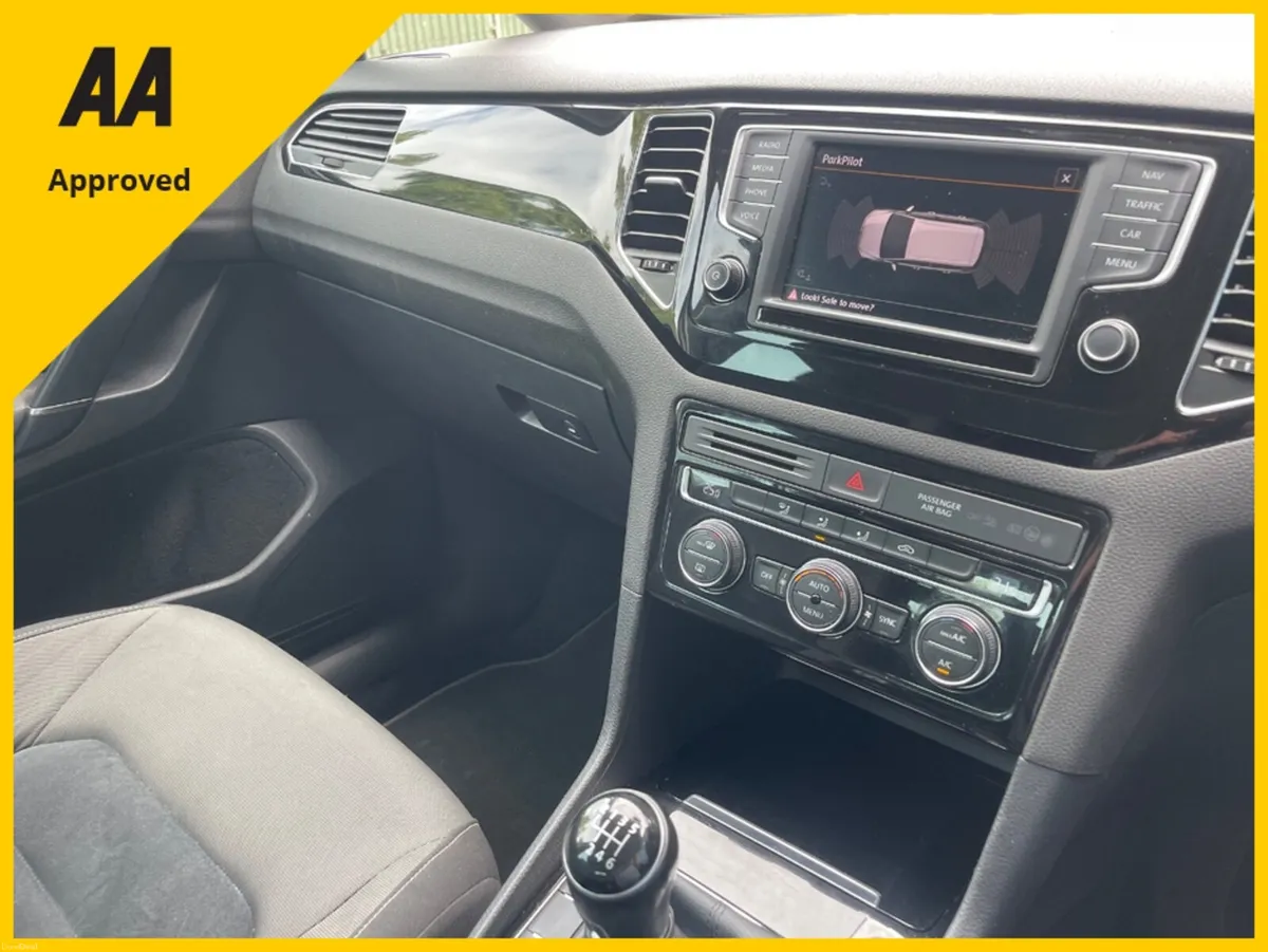 Volkswagen Golf SV HIGHLINE 1.2 TSI MANUAL 5SPEED - Image 3