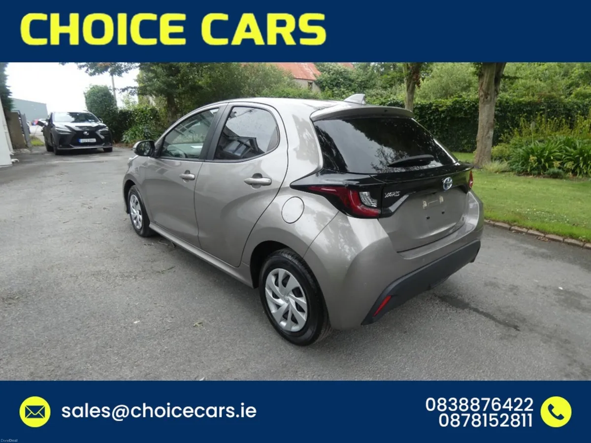 Toyota Yaris 1.5 AUTO HYBRID - Image 4