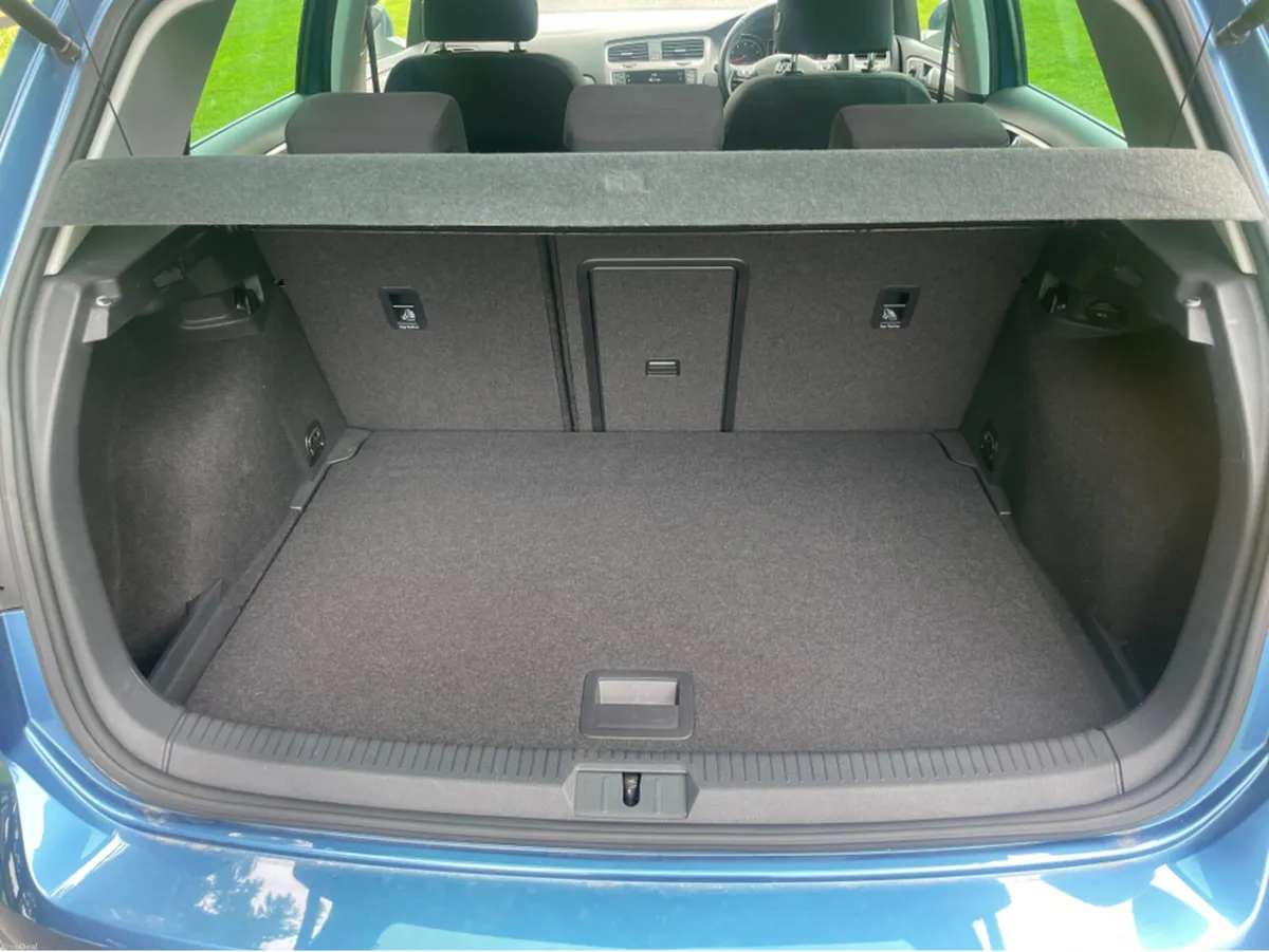 Volkswagen Golf Hatchback comfortline - Image 3