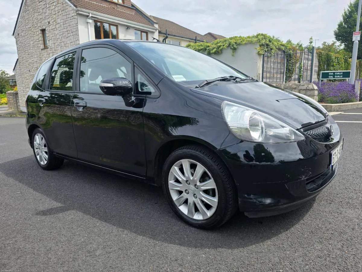 Honda jazz AUTOMATIC - Image 1