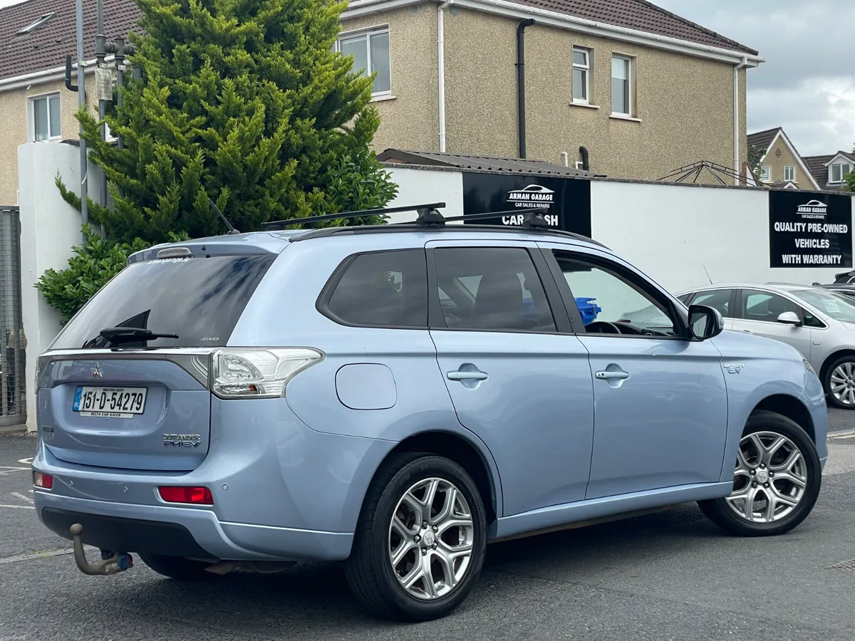 Mitsubishi Outlander 2015 2.0 Petrol Hybrid - Image 3