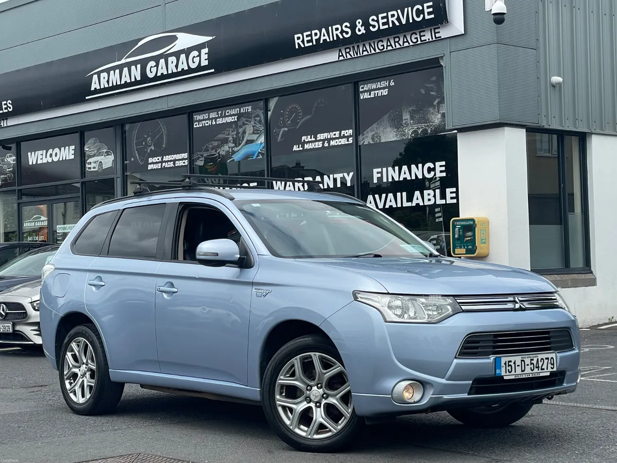 Mitsubishi Outlander 2015 2.0 Petrol Hybrid - Image 1