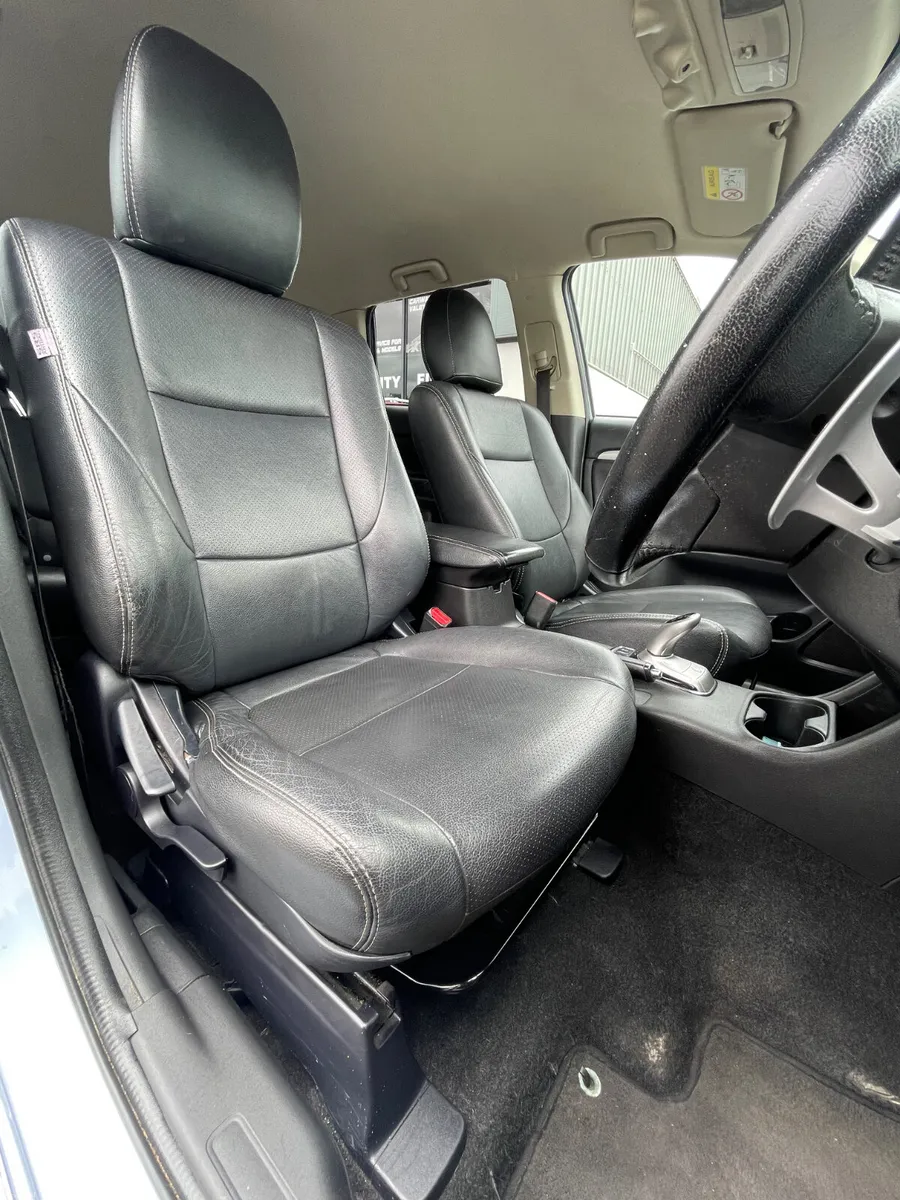 Mitsubishi Outlander 2015 2.0 Petrol Hybrid - Image 6