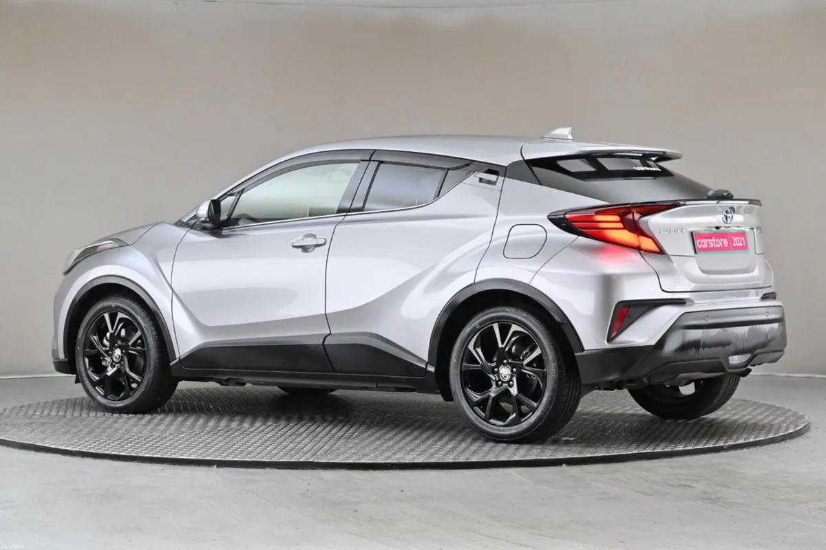 Toyota C-HR 1.8 HYBRID **HALF LEATHER**360 PAN CAM - Image 6