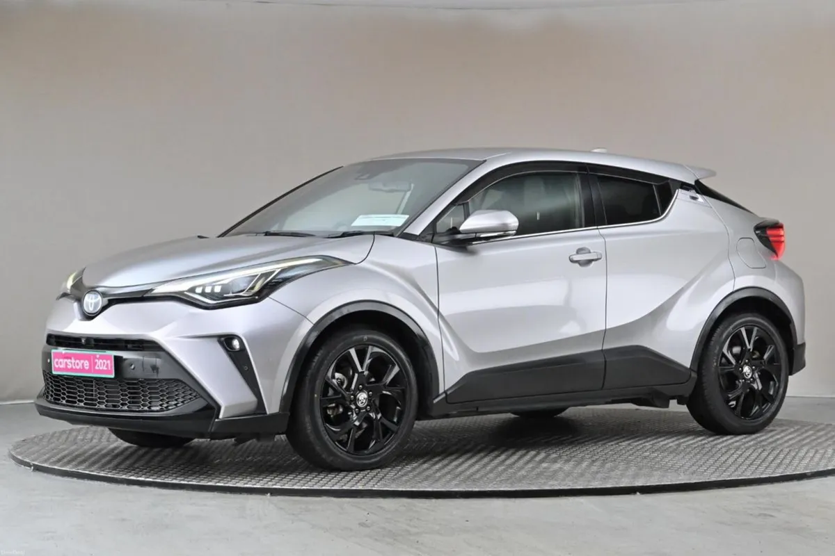 Toyota C-HR 1.8 HYBRID **HALF LEATHER**360 PAN CAM - Image 4