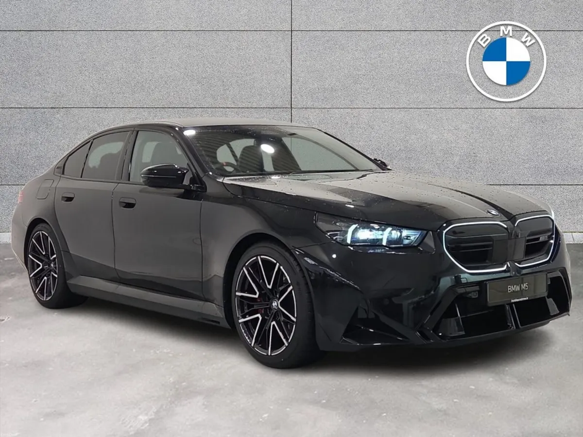 BMW M5 M5 Saloon - Image 1