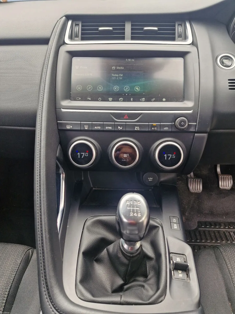 Jaguar E-Pace 2018 - Image 3