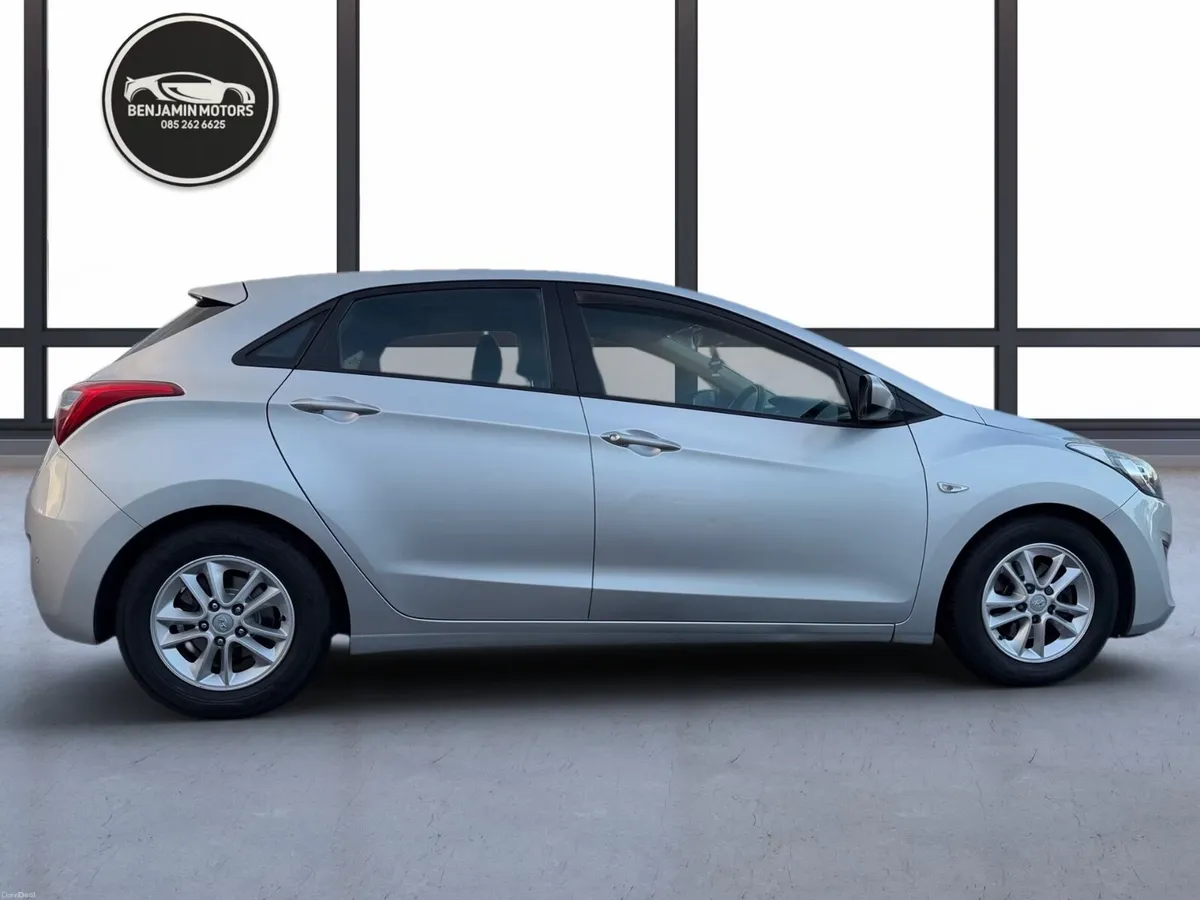 Hyundai i30 2013 1.6D Auto Full Service History - Image 4