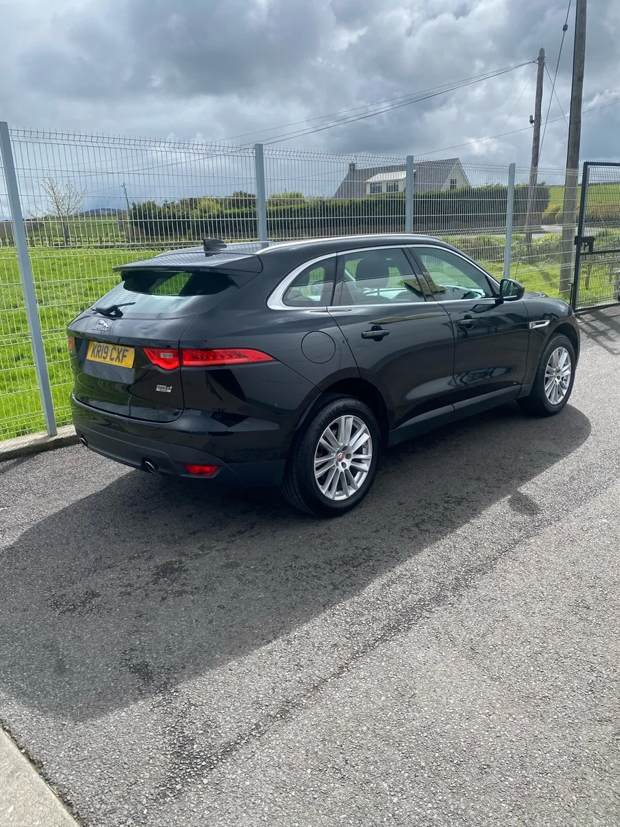 Jaguar F-pace - Image 2