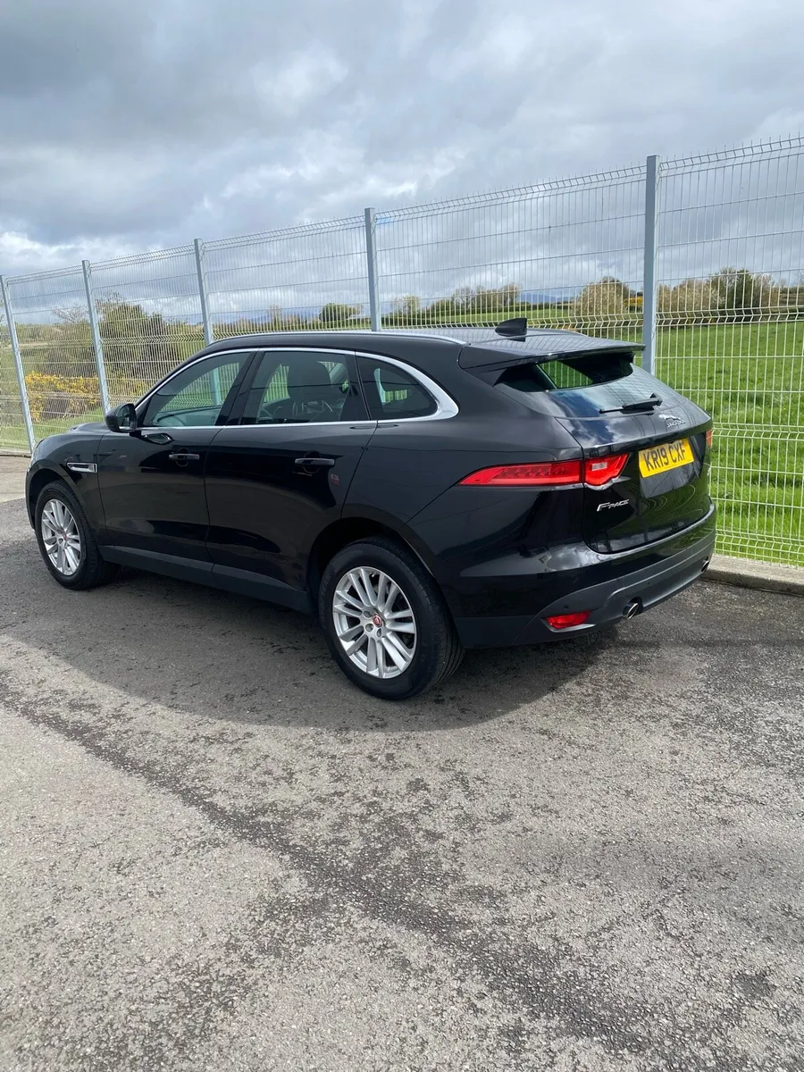 Jaguar F-pace - Image 4