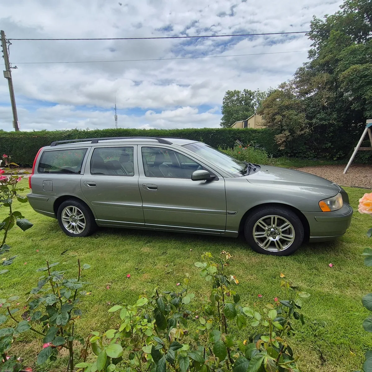 Volvo V70 2006 - Image 2