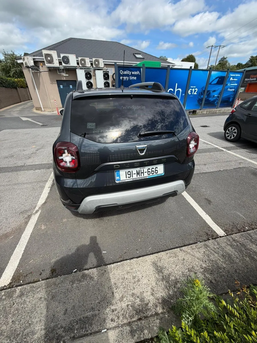 Car - Image 4