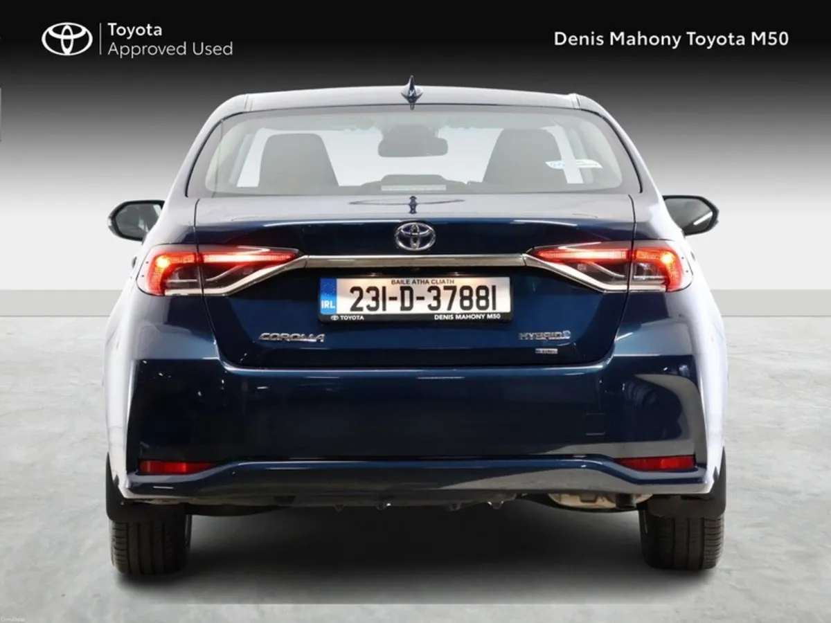Toyota Corolla Luna Hybrid Saloon - Image 4