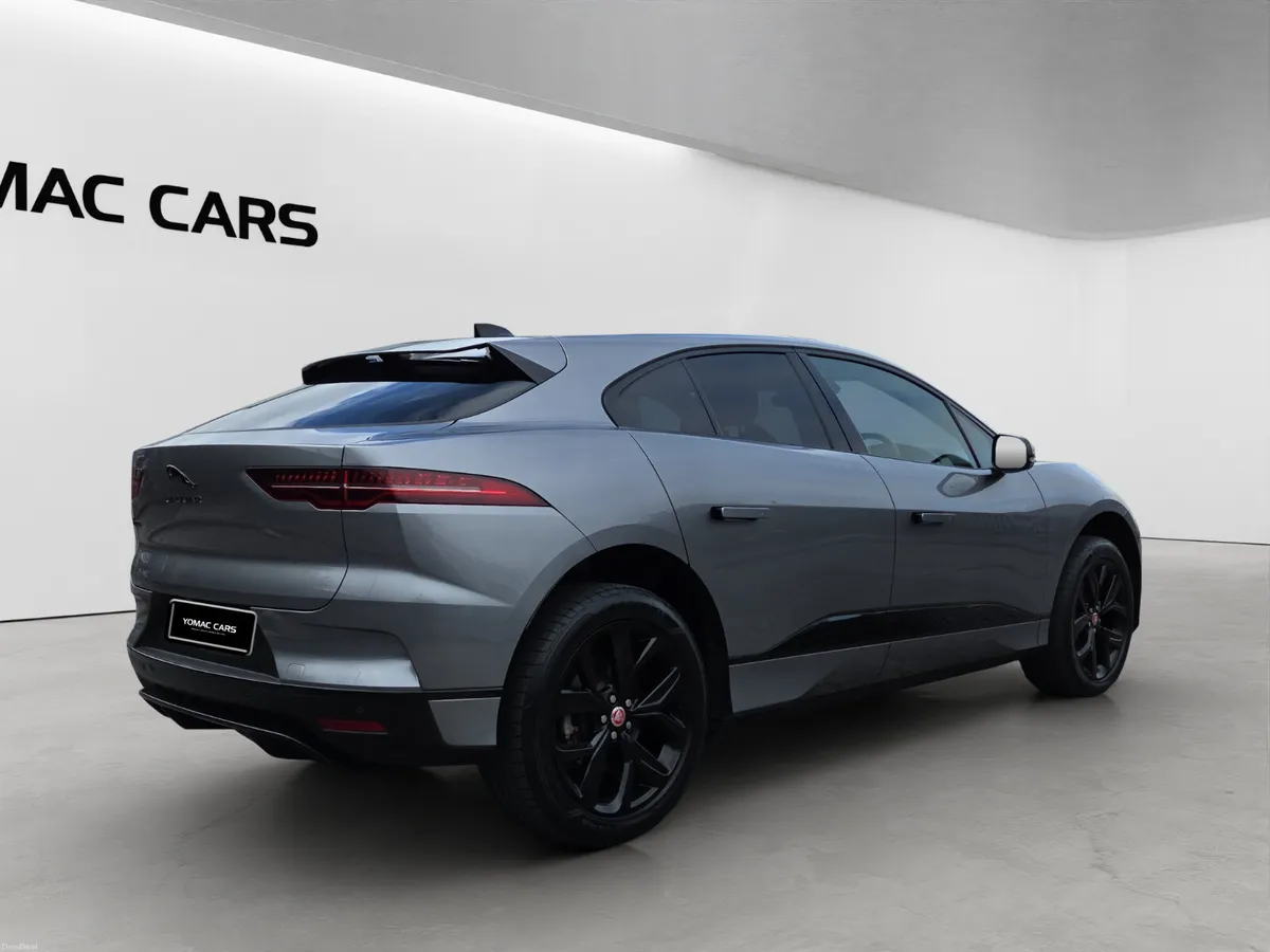 JAGAUR I-PACE 2023 HSE BLACK EDITION - Image 4