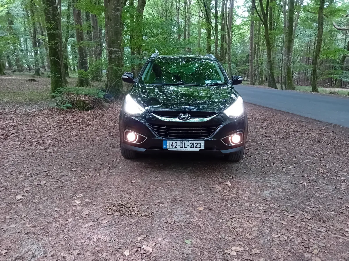 142 HYUNDAI  ix35, 1.7 CRDI PREMIUM 6 SPEED - Image 2