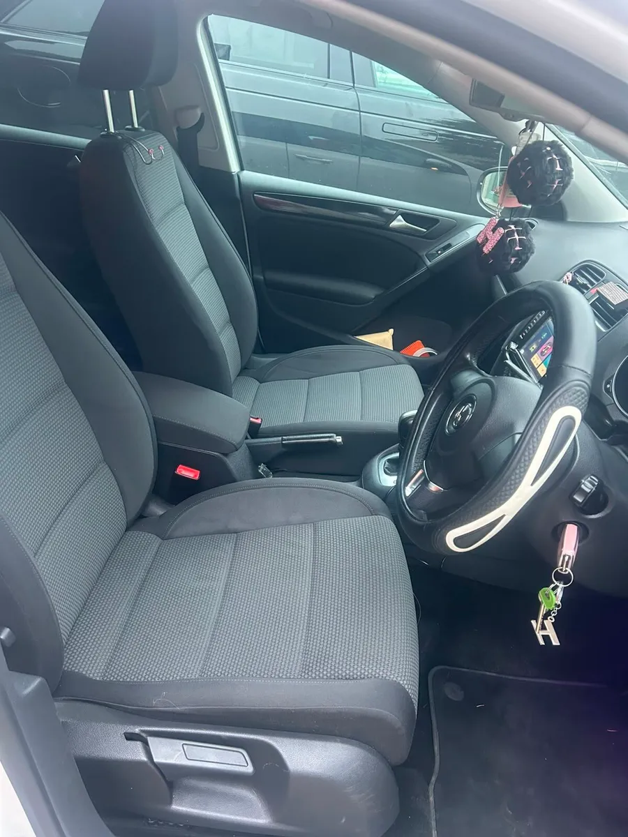 Volkswagen Golf - Image 4