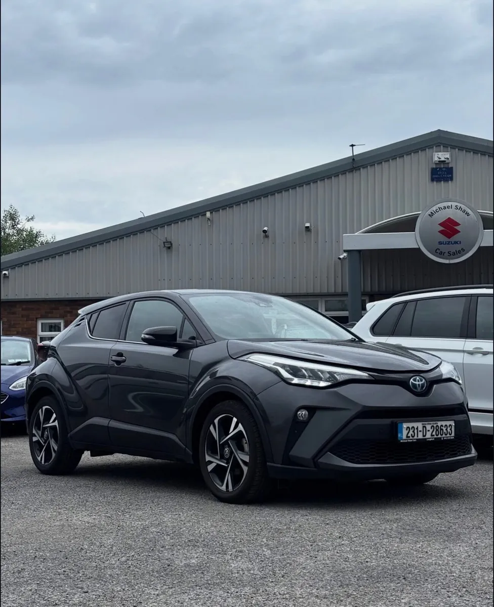 231 Toyota C-HR  1.8 HYBRID - Image 2