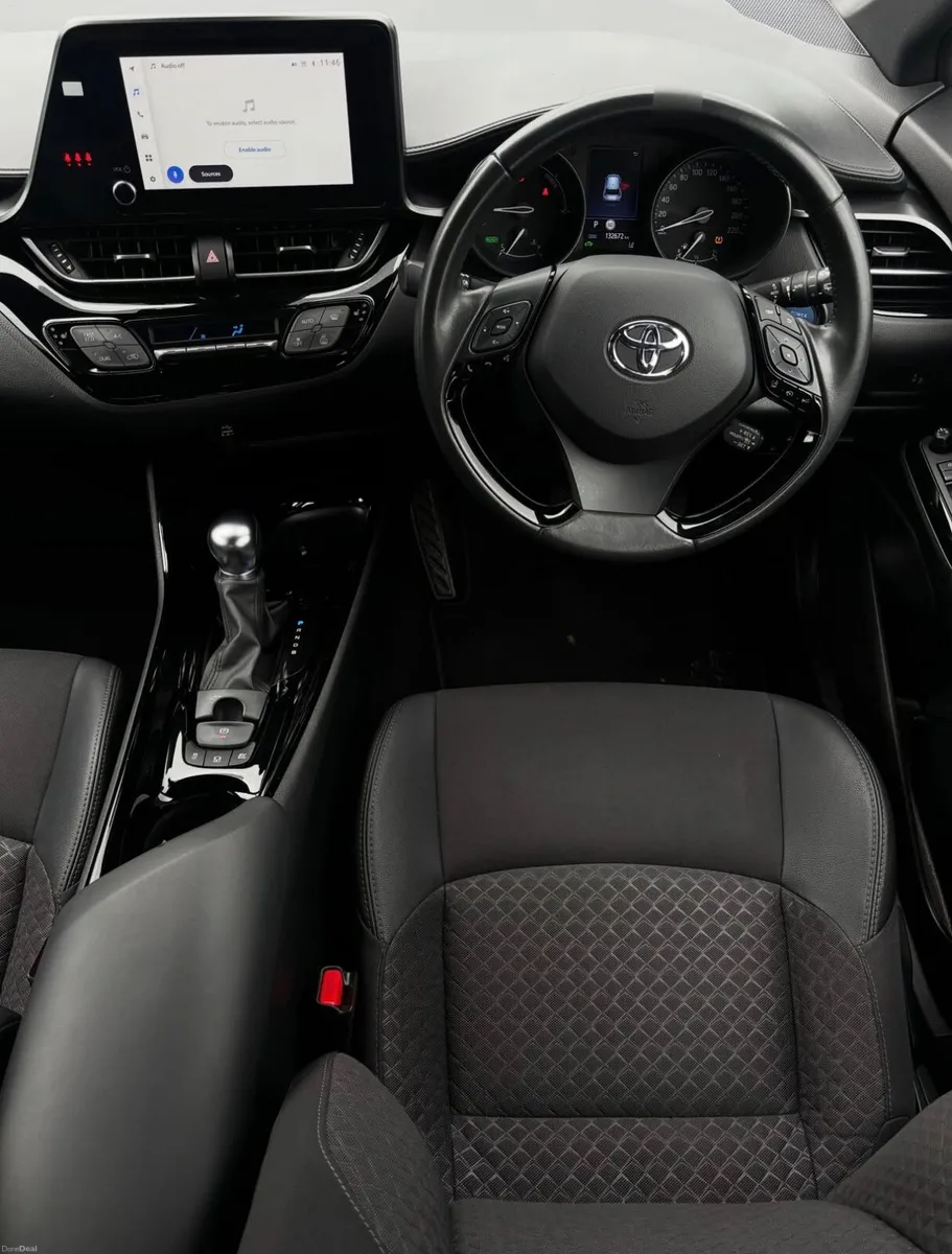 231 Toyota C-HR  1.8 HYBRID - Image 3