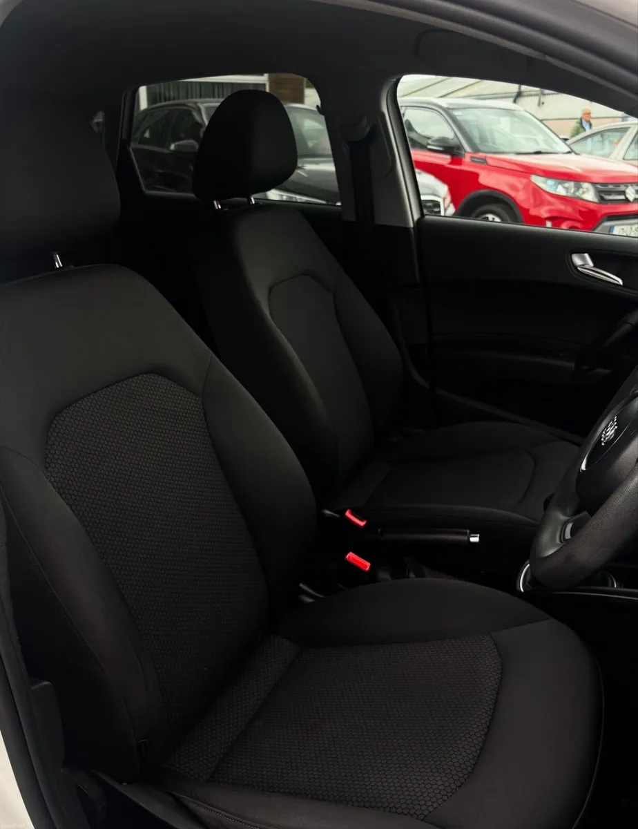 171 Audi A1 1.6 TDI (WHITE) - Image 6