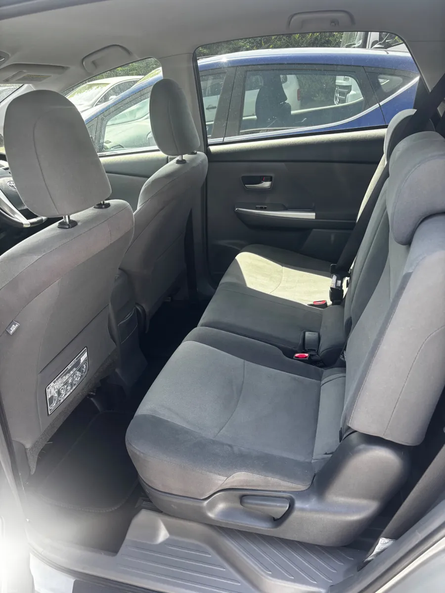 142 Toyota Prius 1.8 large 5 seater Alpha - Image 3