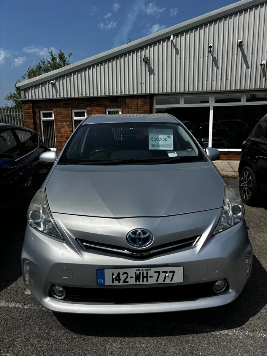 142 Toyota Prius 1.8 large 5 seater Alpha - Image 4