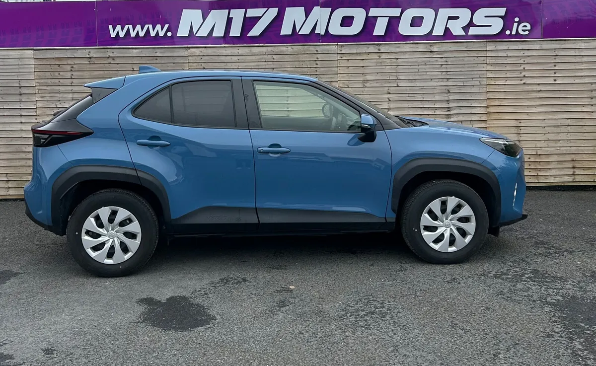 2022 Toyota Yaris Cross HV - Image 2