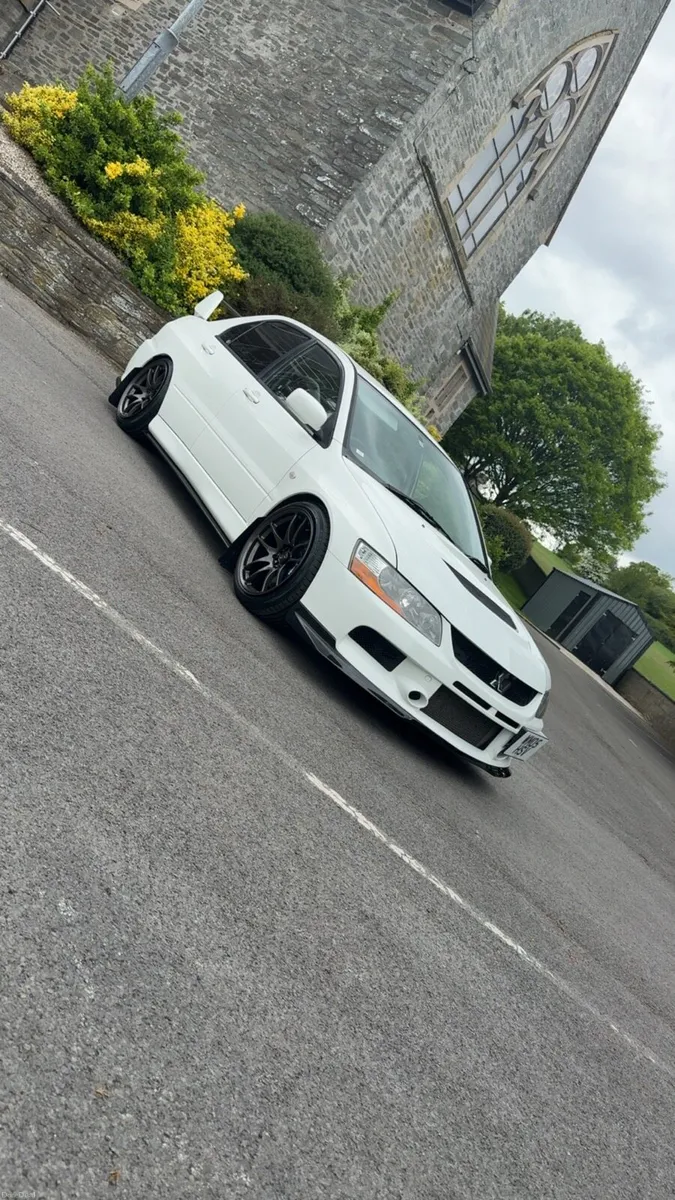 Mitsubishi evolution IX - Image 3