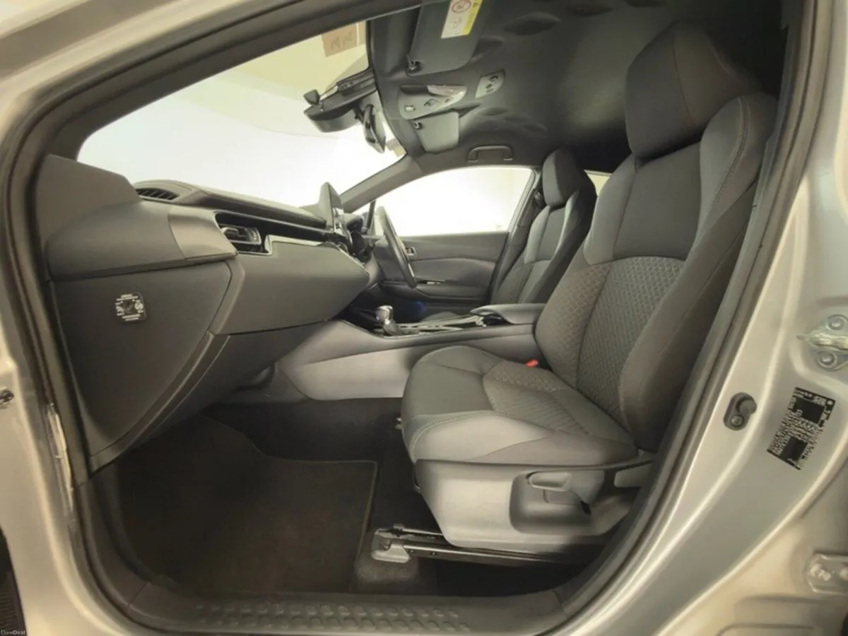 Toyota C-HR Sport Hybrid - Image 6