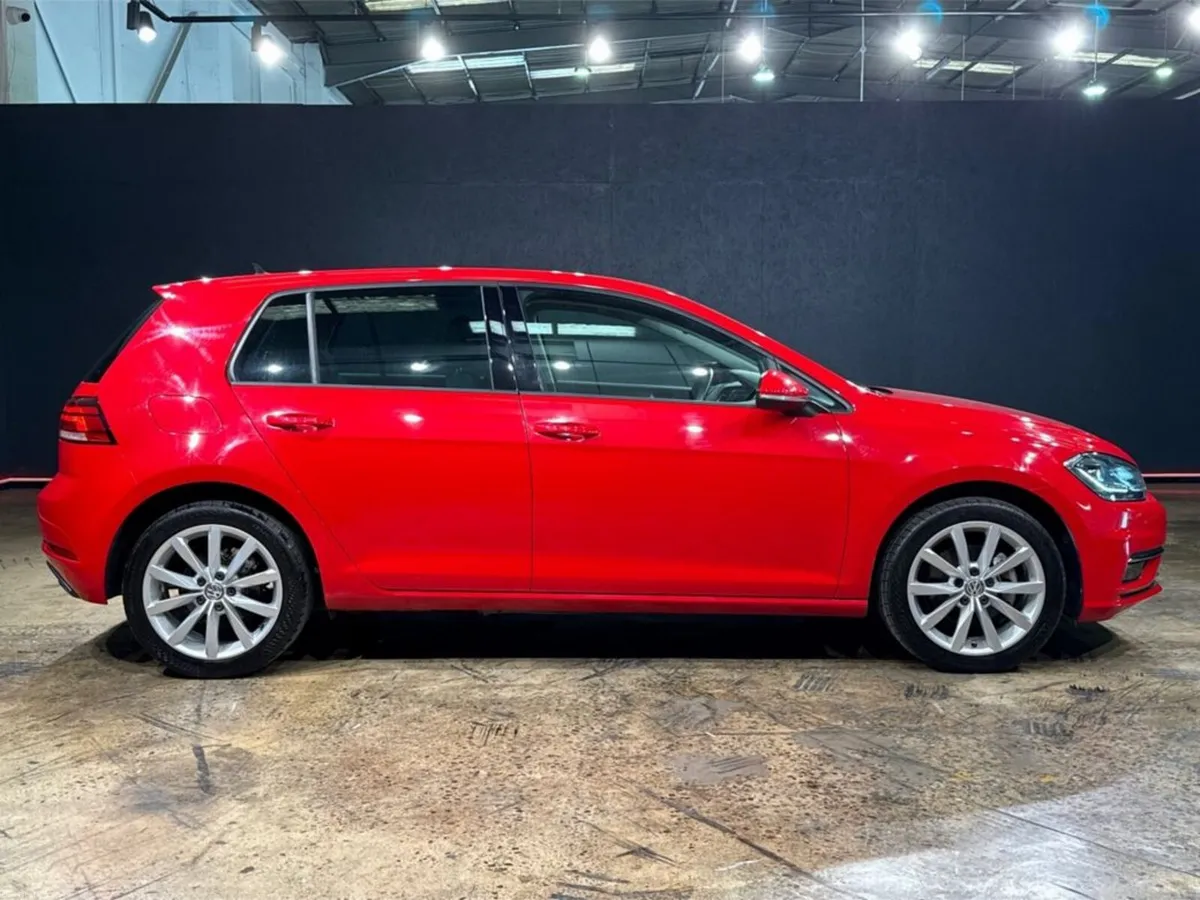 Volkswagen Golf 1.2 AUTOMATIC - FACTORY ALLOYS - C - Image 3
