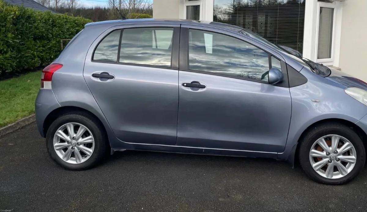 Toyota Yaris Sport 2011  *LOW MILEAGE* - Image 4