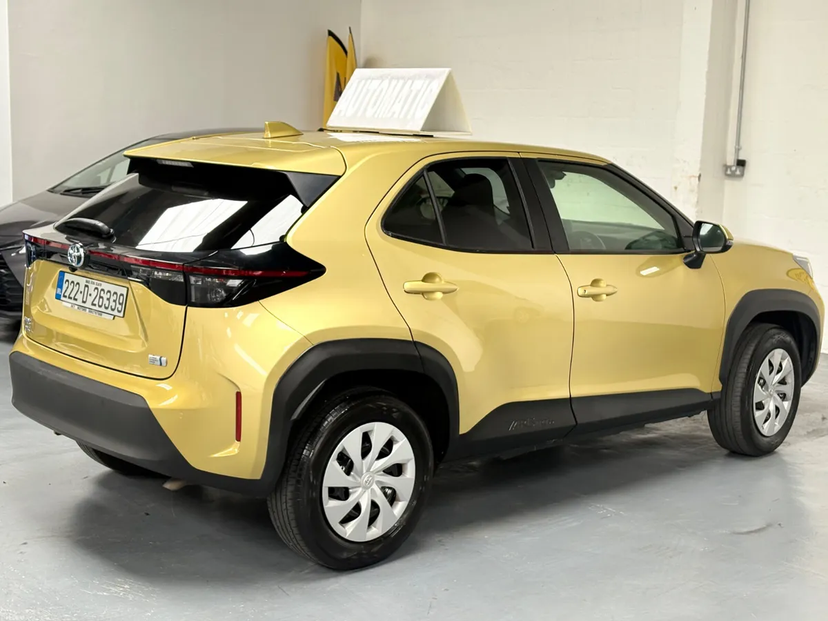 2022 Toyota Yaris Cross 1.5 Hybrid Automatic - Image 5