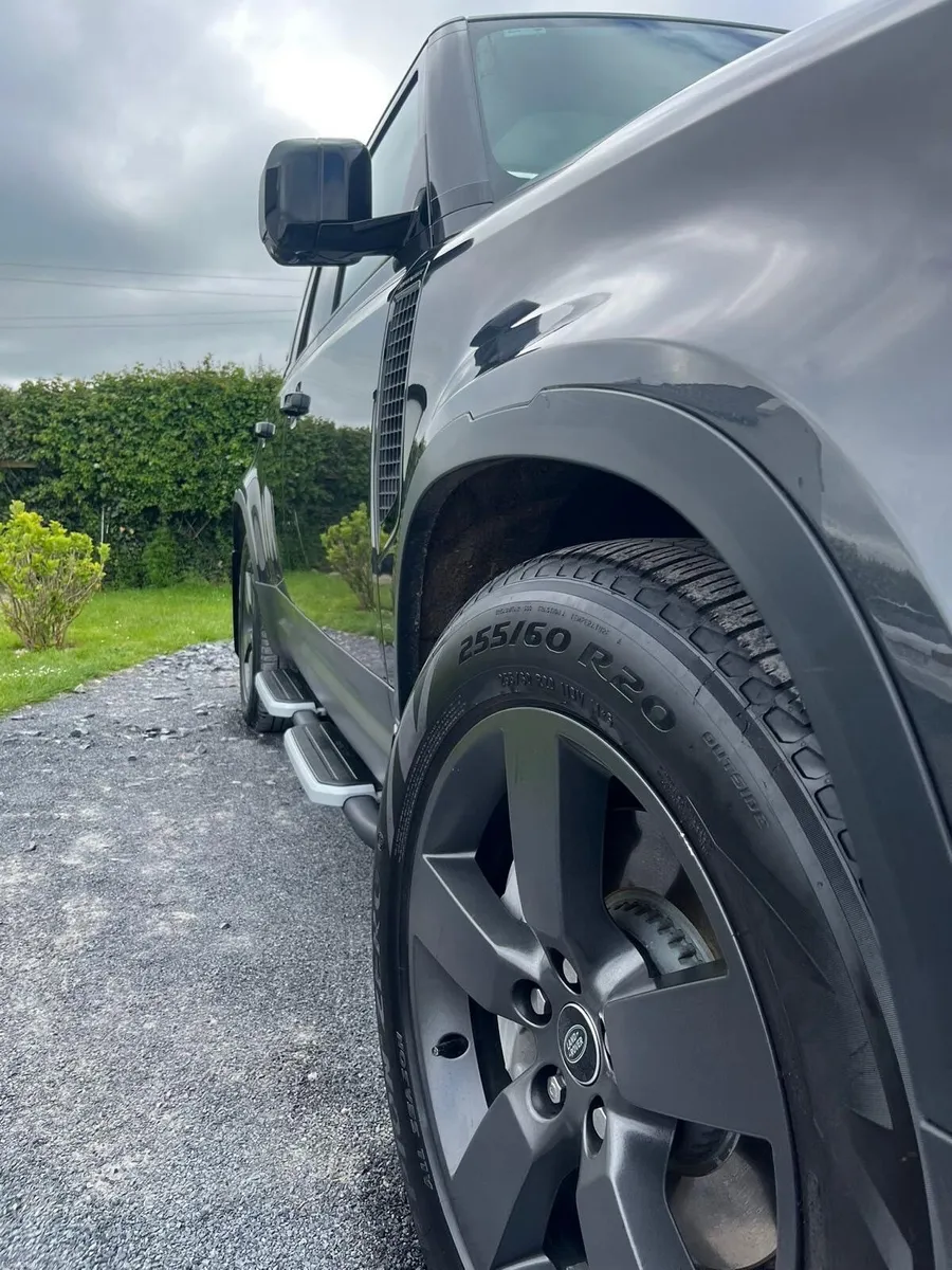Land Rover Defender 2023 - Image 4