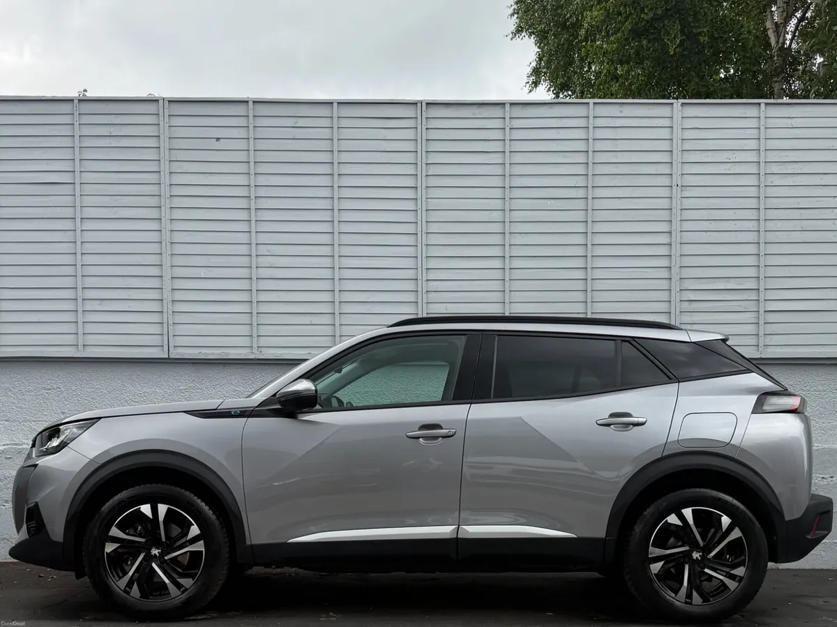 Peugeot 2008 2022 ALLURE PREMIUM EV/50 KWH /92.4% - Image 5