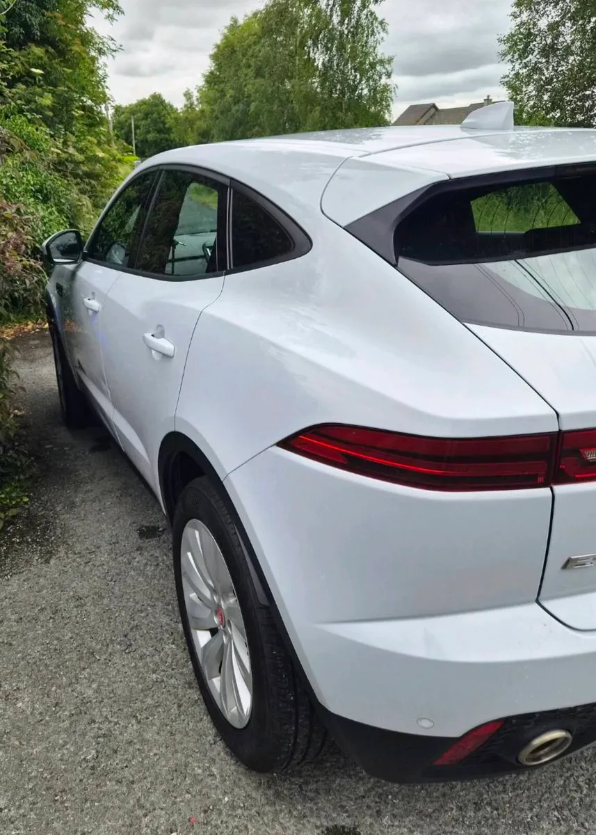 Car - Image 2