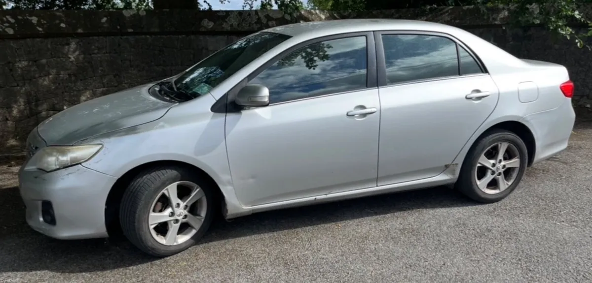 Toyota Corolla 2011 - Image 2