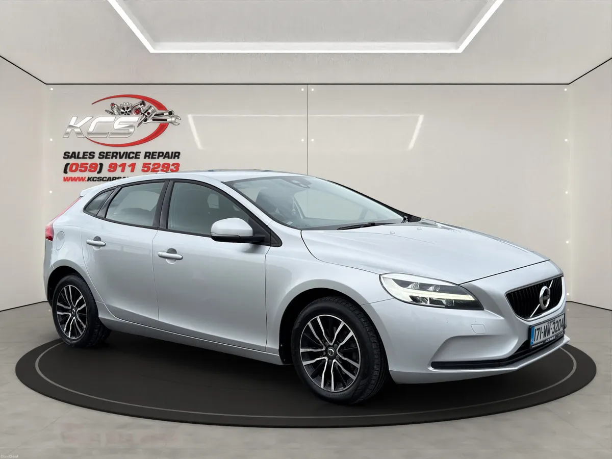 2017 Volvo V40 - Top Spec - Diesel - New NCT - Image 4