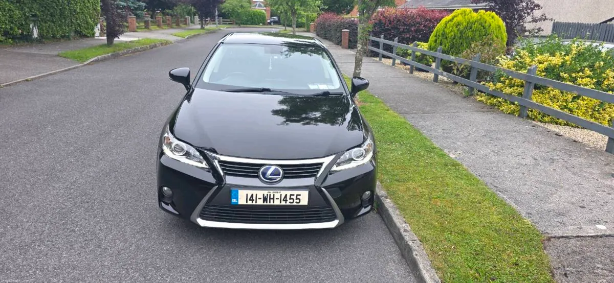 Lexus CT200H - Image 1
