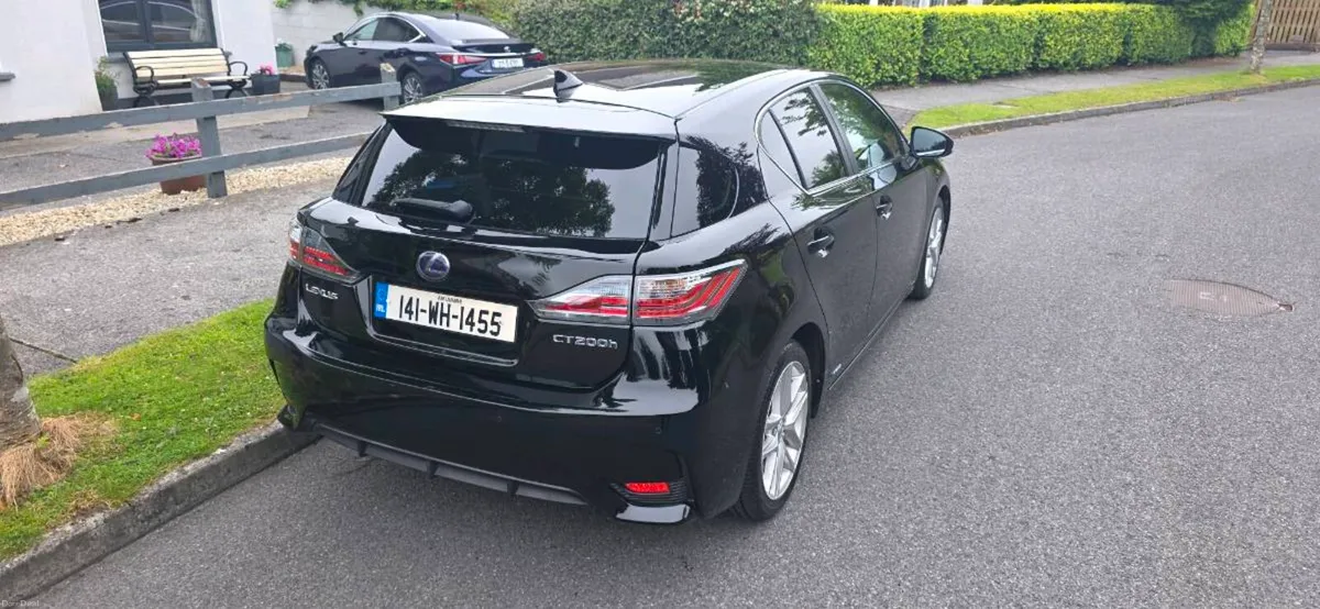 Lexus CT200H - Image 3