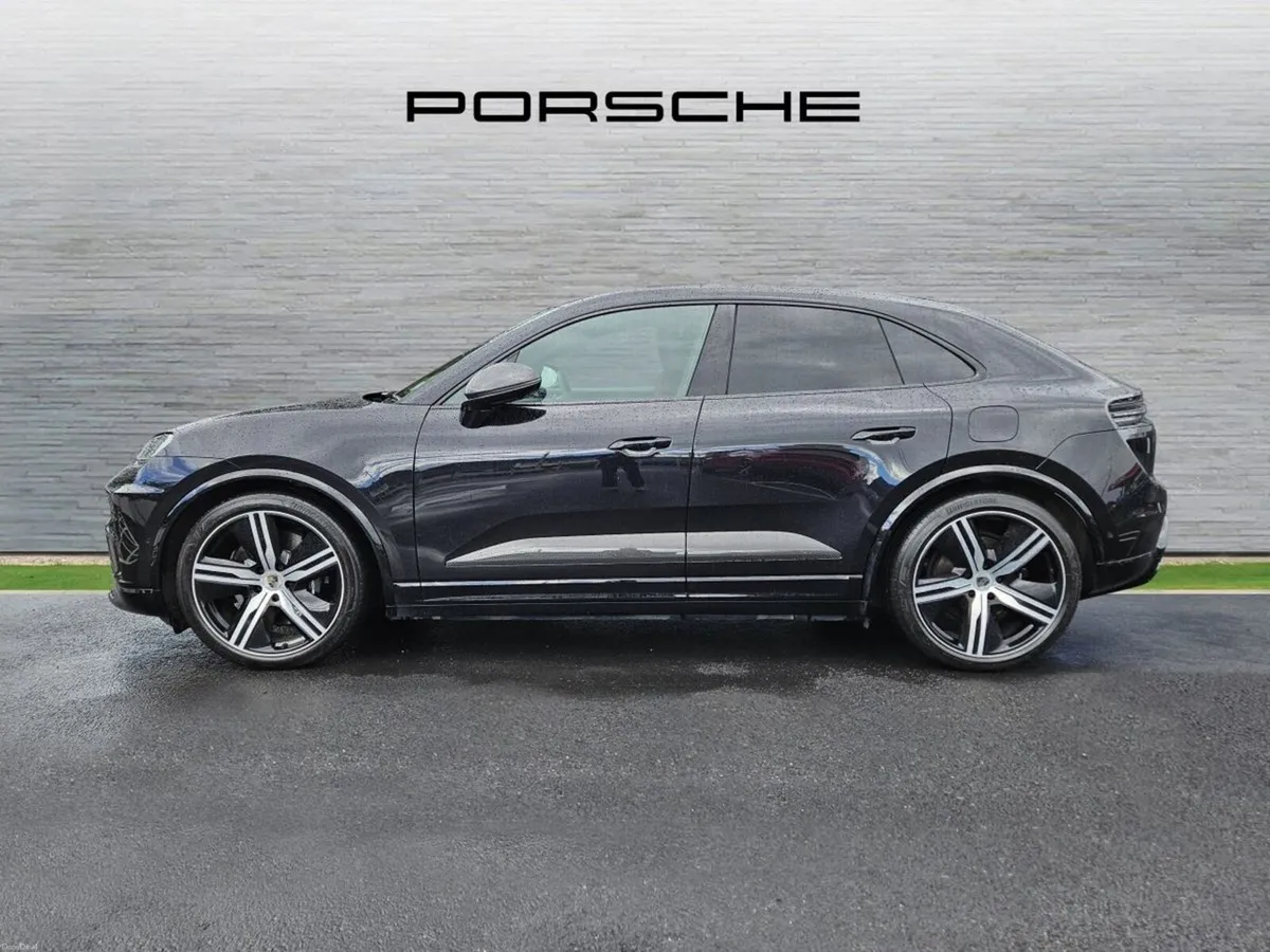 Porsche Macan Turbo Electric - Image 3