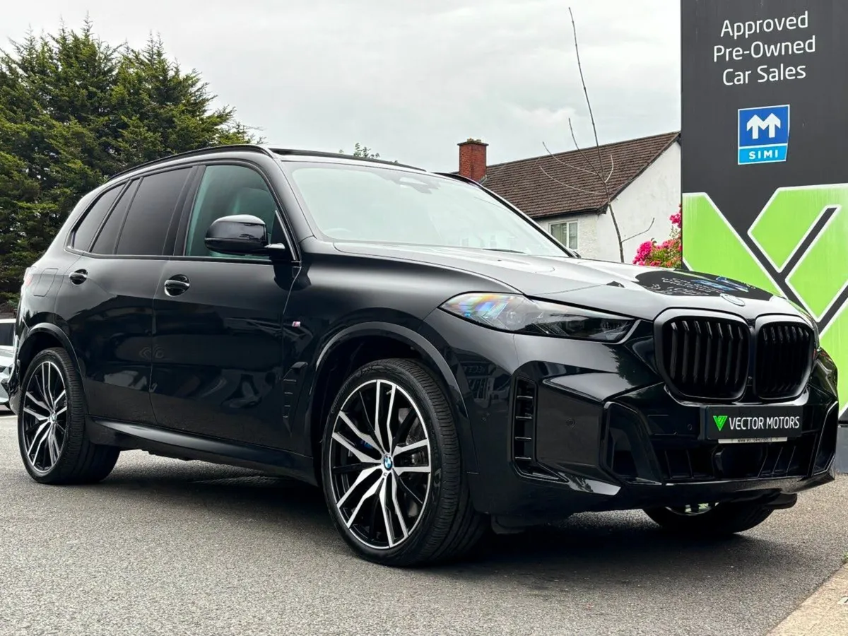 BMW X5 SKY LOUNGE SUNROOF M-SPORT PRO XDRIVE 50E H - Image 1