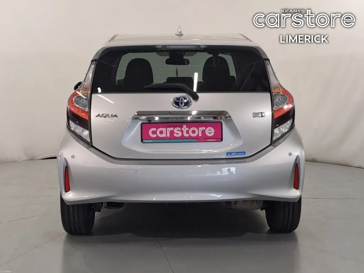 Toyota Aqua 1.5 - Image 4