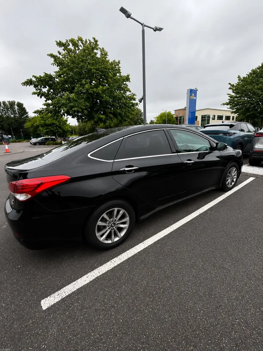 Hyundai i40 SE NAV CRDI 4DR - Image 2