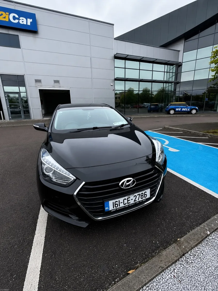 Hyundai i40 SE NAV CRDI 4DR - Image 1