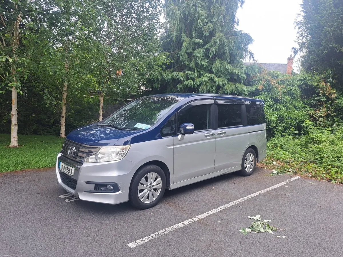 Honda Stepwagon 2011 - Image 1