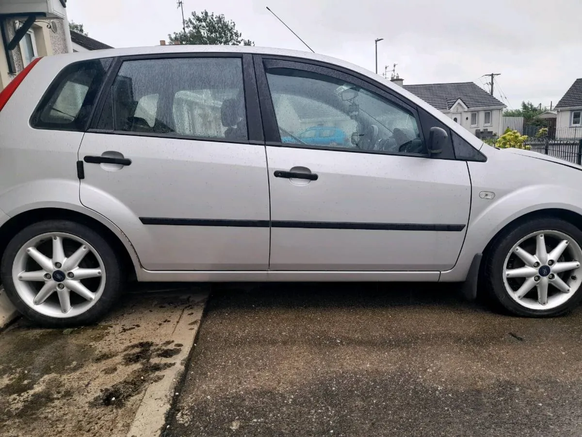 Car - Image 1