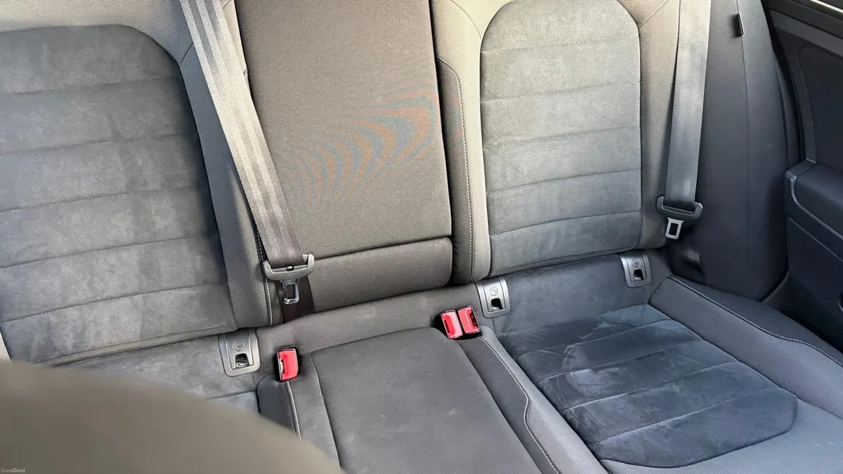 Volkswagen Golf - Image 6