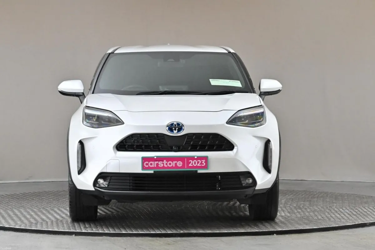 Toyota Yaris Cross 1.5 HYBRID **HALF LEATHER**360 - Image 2
